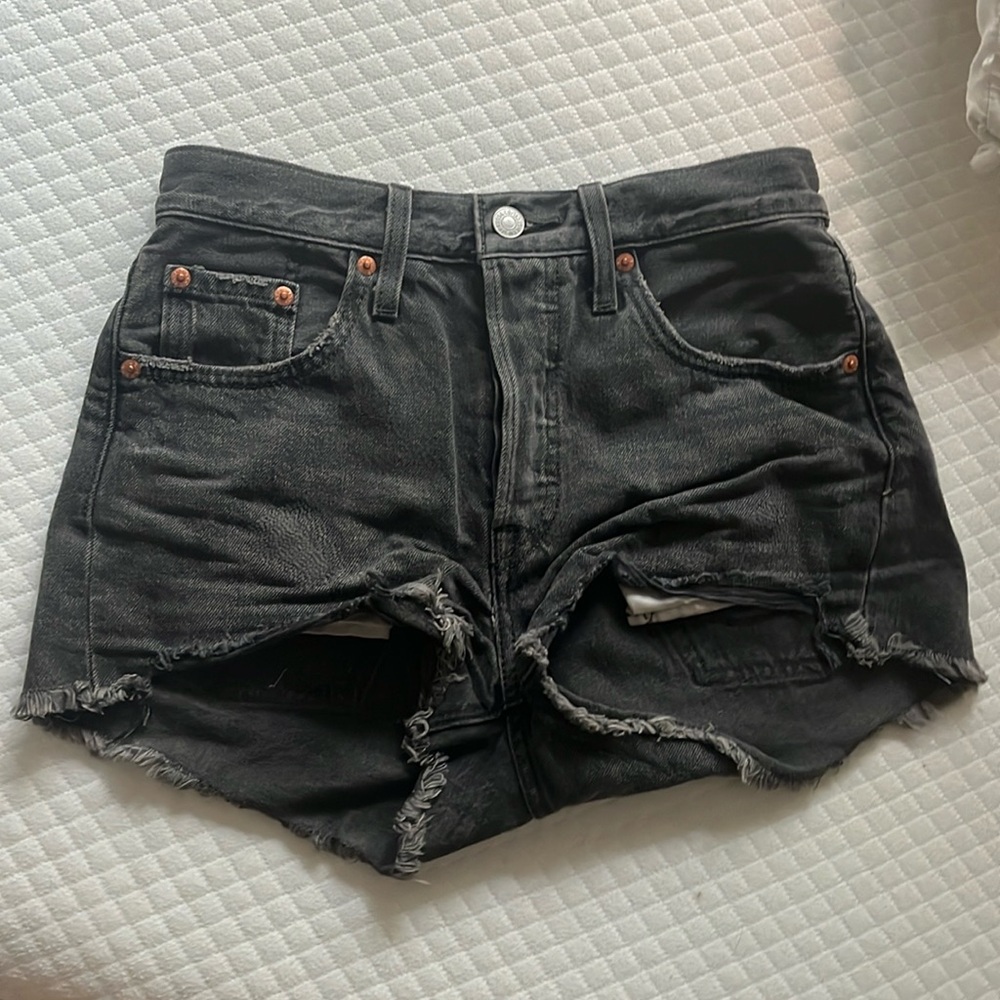 Levi’s 501 Like New black denim short